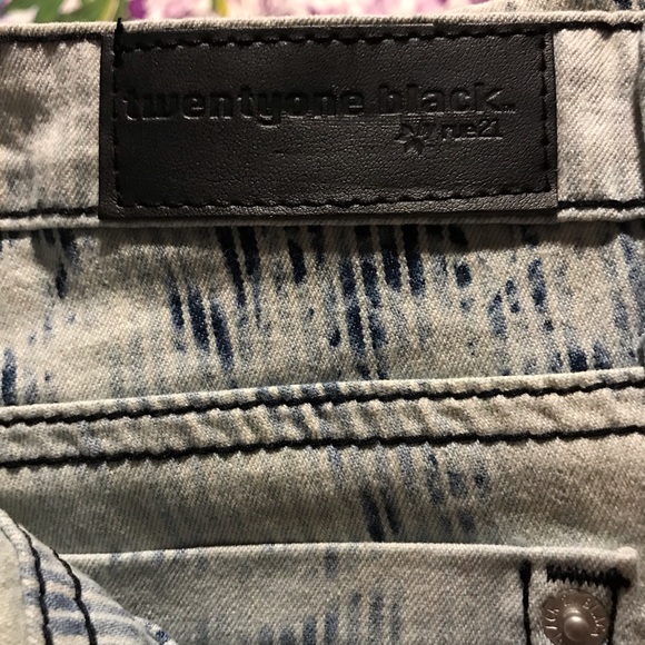 Rue 21 Twentyone Black Jeans ~B16 - Picture 4 of 5